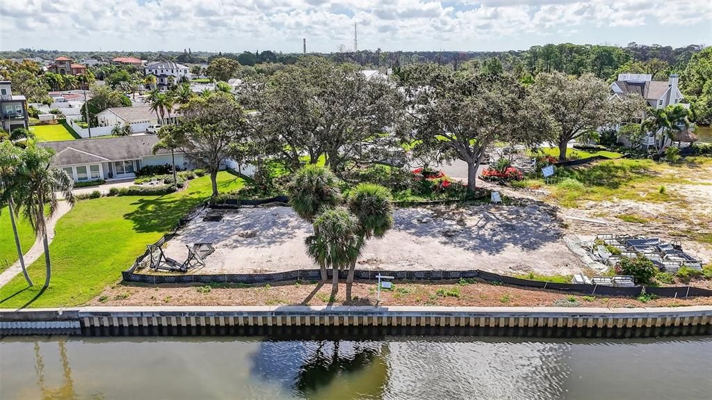 En Venta: $1,150,000 (0.23 acres)