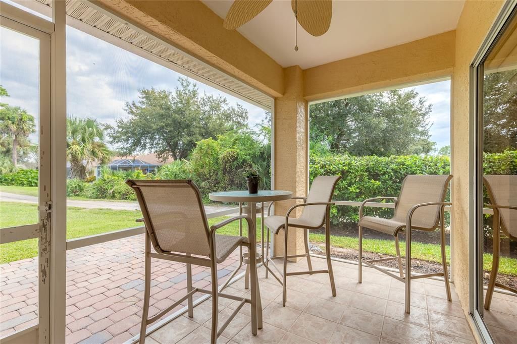 待售: $319,000 (2 贝兹, 2 浴室, 1066 平方英尺)