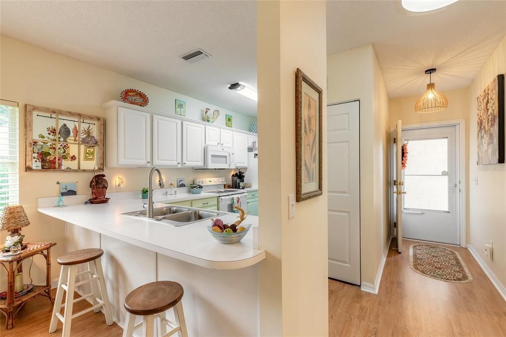 待售: $319,000 (2 贝兹, 2 浴室, 1066 平方英尺)