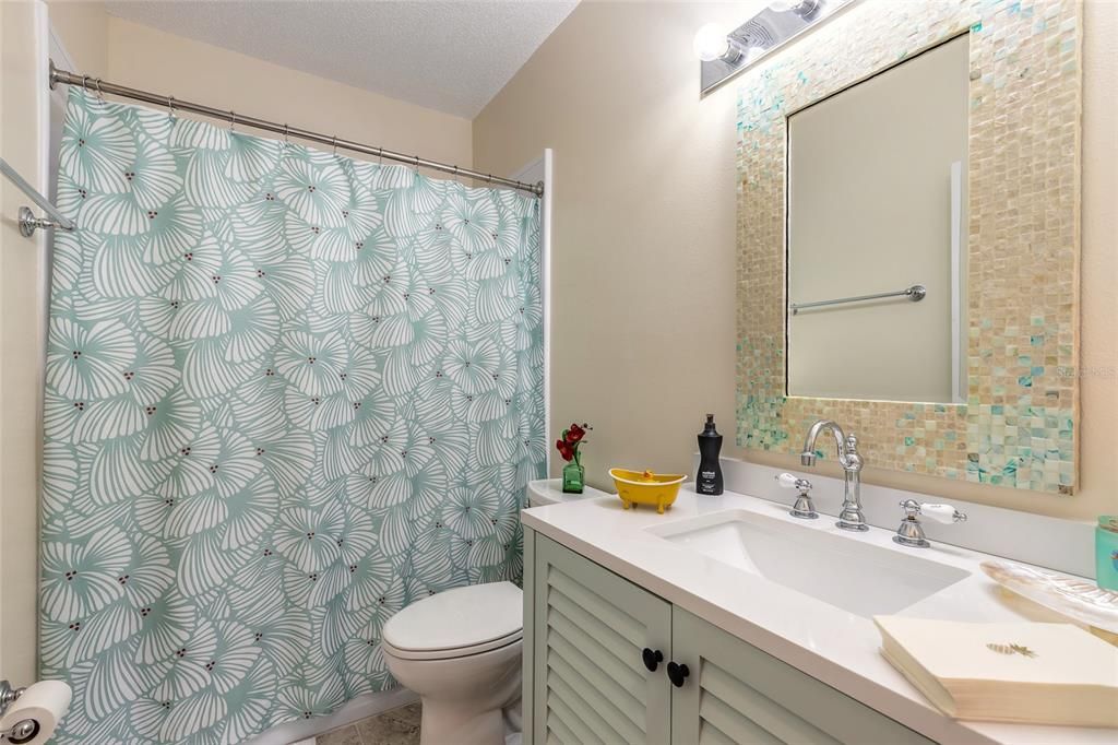 待售: $319,000 (2 贝兹, 2 浴室, 1066 平方英尺)