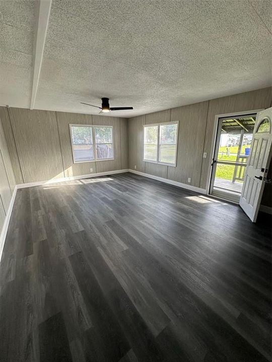 待售: $264,900 (3 贝兹, 2 浴室, 1056 平方英尺)