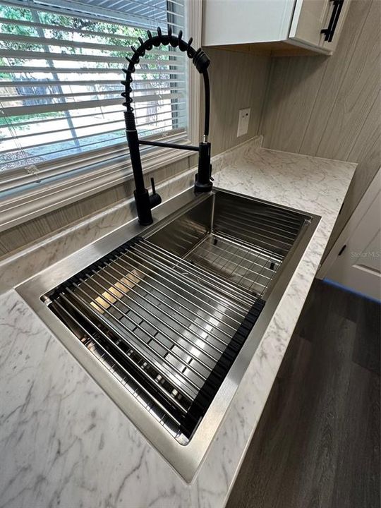 待售: $264,900 (3 贝兹, 2 浴室, 1056 平方英尺)