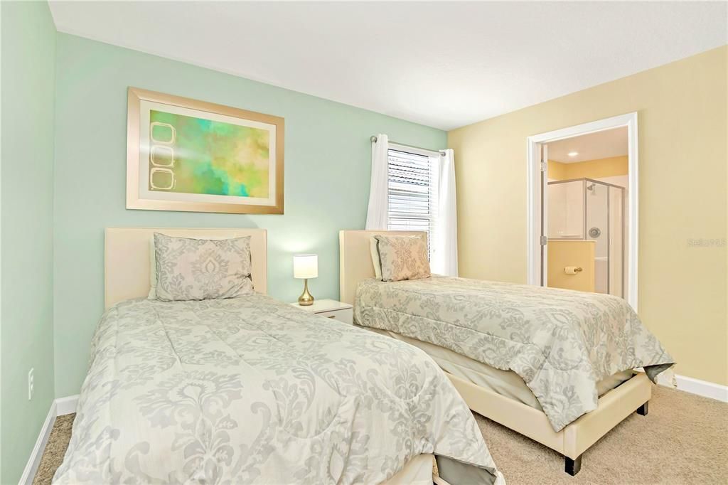 For Sale: $670,000 (8 beds, 5 baths, 3909 Square Feet)