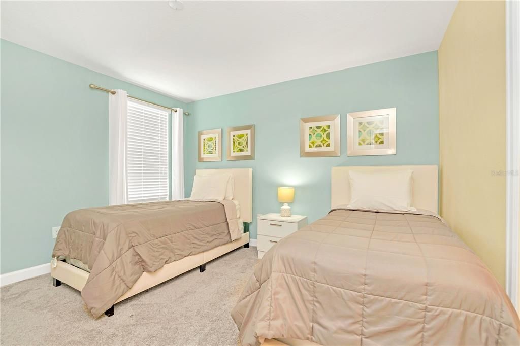 For Sale: $670,000 (8 beds, 5 baths, 3909 Square Feet)