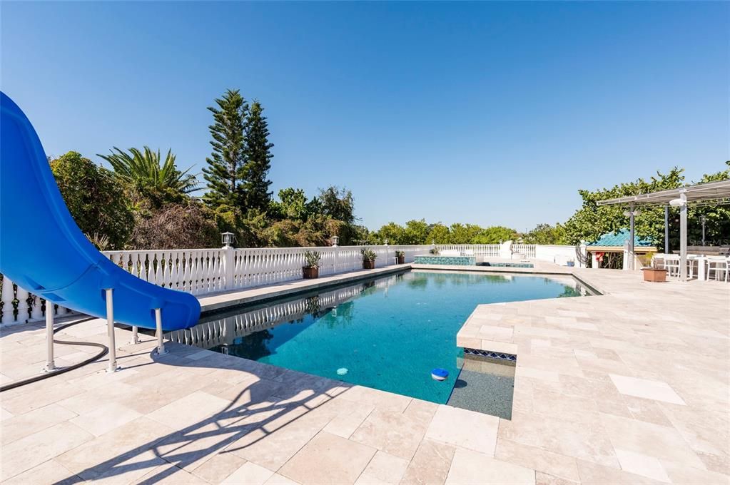 En Venta: $8,000,000 (6 camas, 8 baños, 11994 Pies cuadrados)