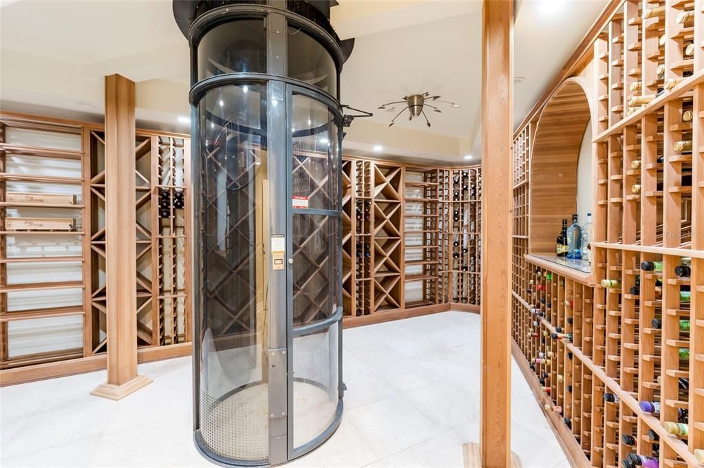 En Venta: $8,000,000 (6 camas, 8 baños, 11994 Pies cuadrados)
