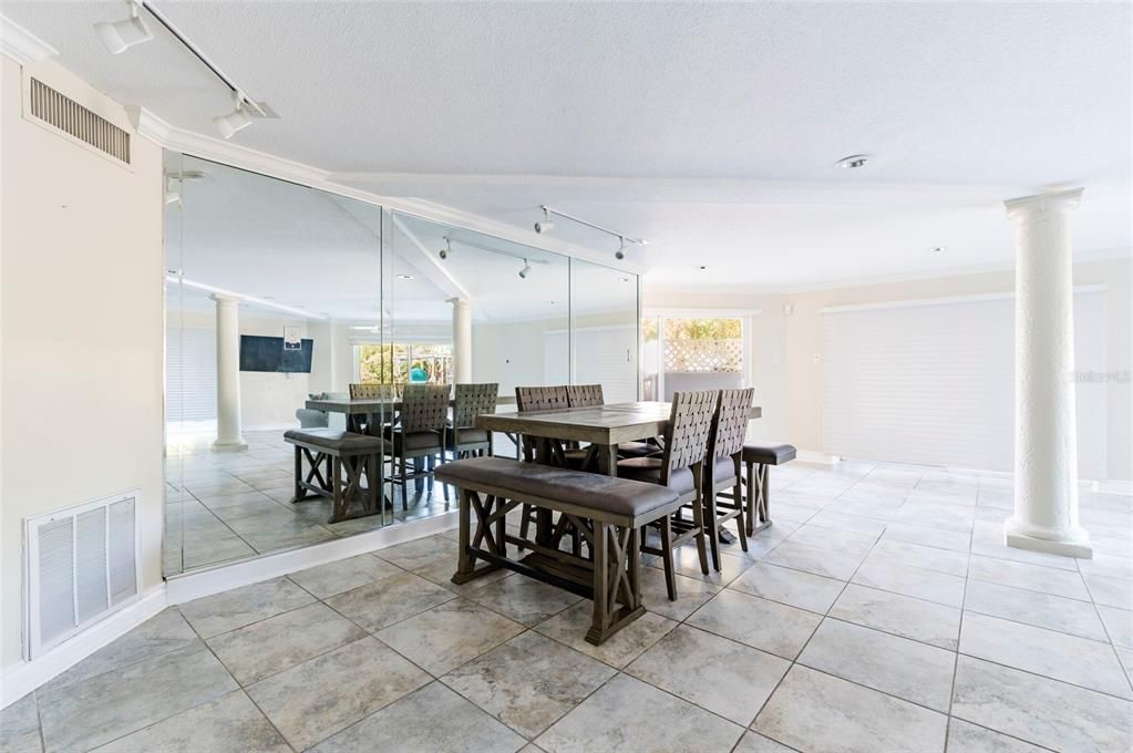 En Venta: $8,000,000 (6 camas, 8 baños, 11994 Pies cuadrados)