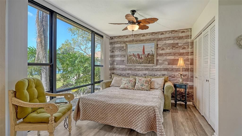 For Sale: $169,900 (2 beds, 2 baths, 940 Square Feet)