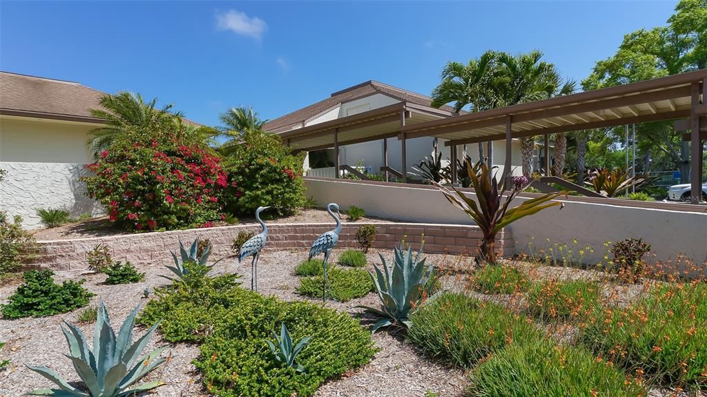 For Sale: $169,900 (2 beds, 2 baths, 940 Square Feet)