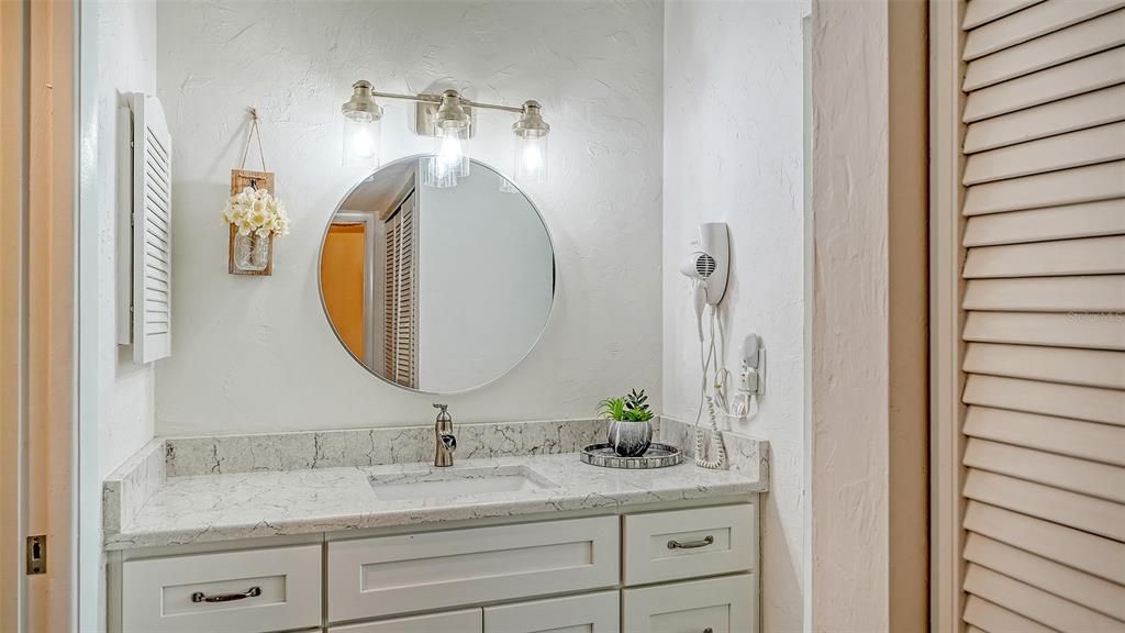 For Sale: $169,900 (2 beds, 2 baths, 940 Square Feet)