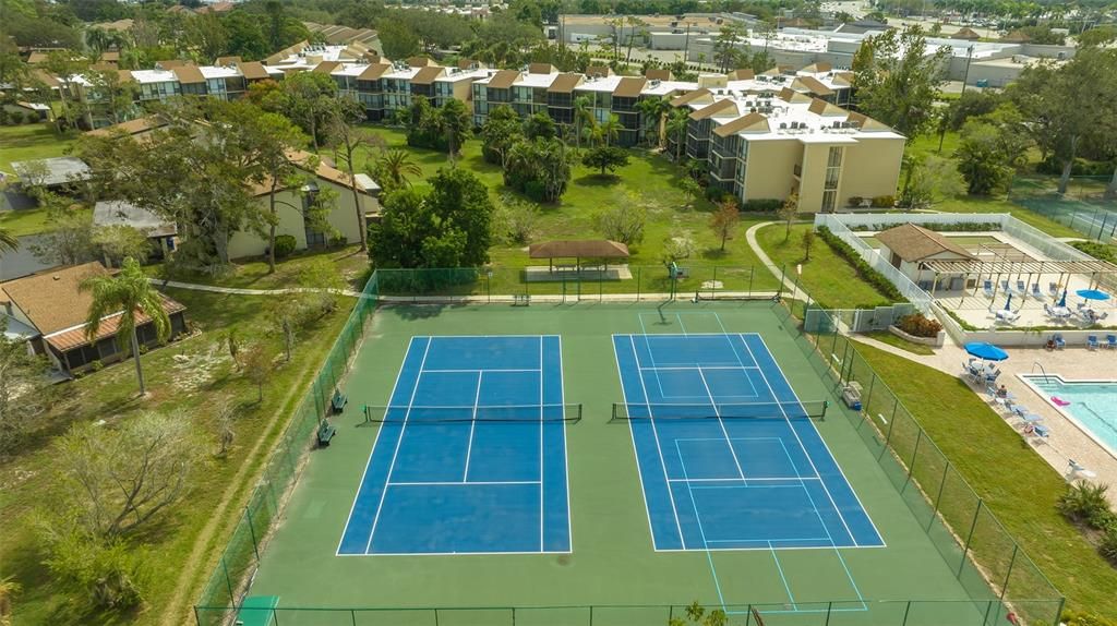 For Sale: $169,900 (2 beds, 2 baths, 940 Square Feet)