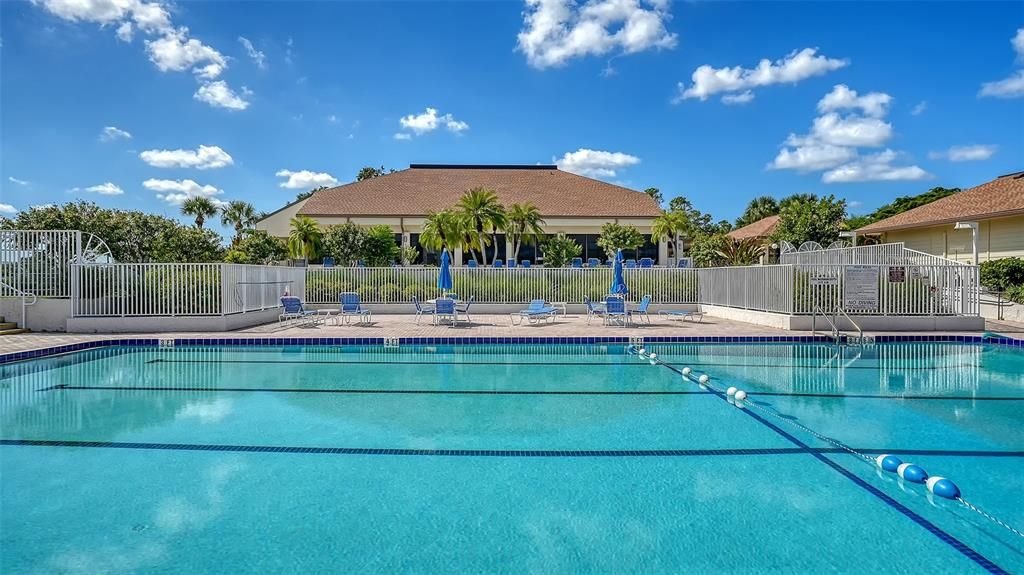 For Sale: $169,900 (2 beds, 2 baths, 940 Square Feet)