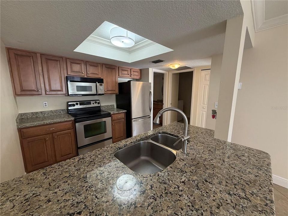 For Rent: $1,900 (2 beds, 2 baths, 1024 Square Feet)