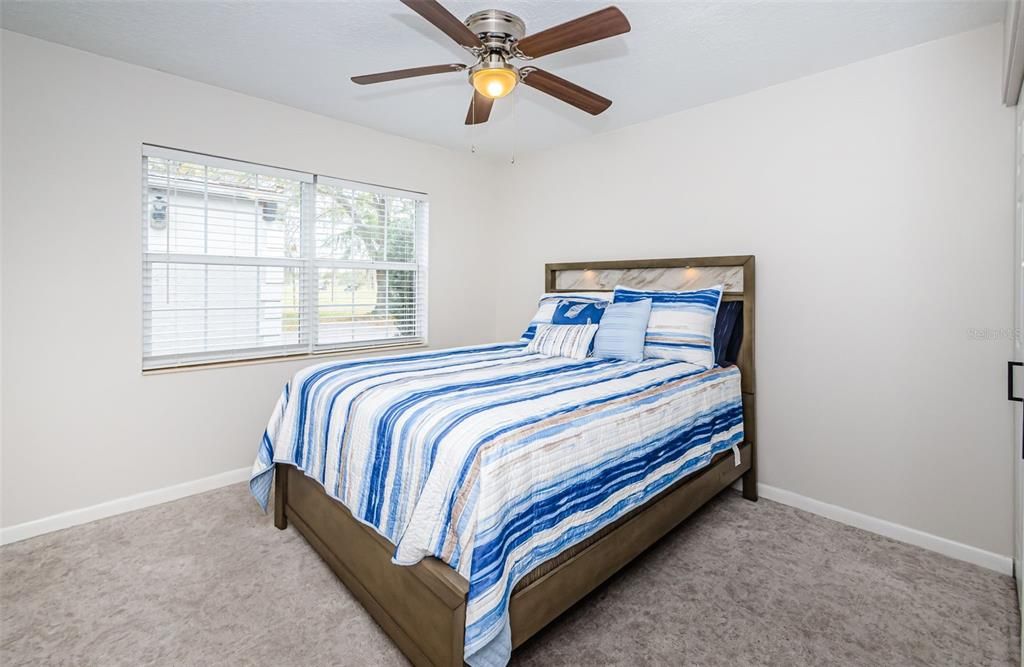 На продажу: $149,000 (2 спален, 2 ванн, 923 Квадратных фут)