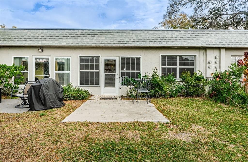 На продажу: $149,000 (2 спален, 2 ванн, 923 Квадратных фут)