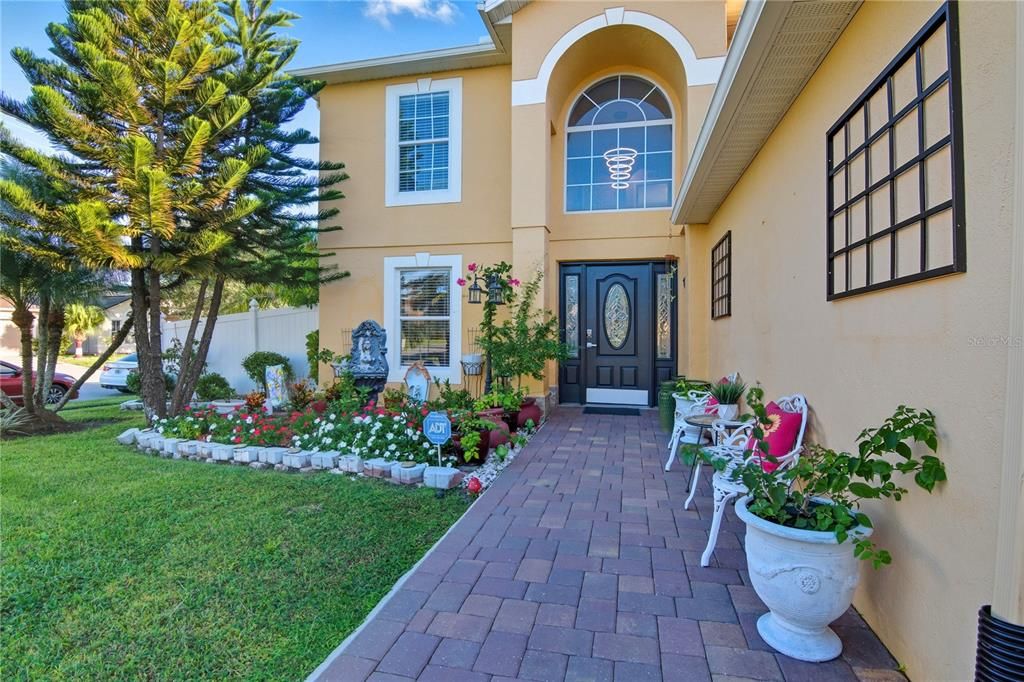 Activo con contrato: $525,000 (4 camas, 2 baños, 2192 Pies cuadrados)