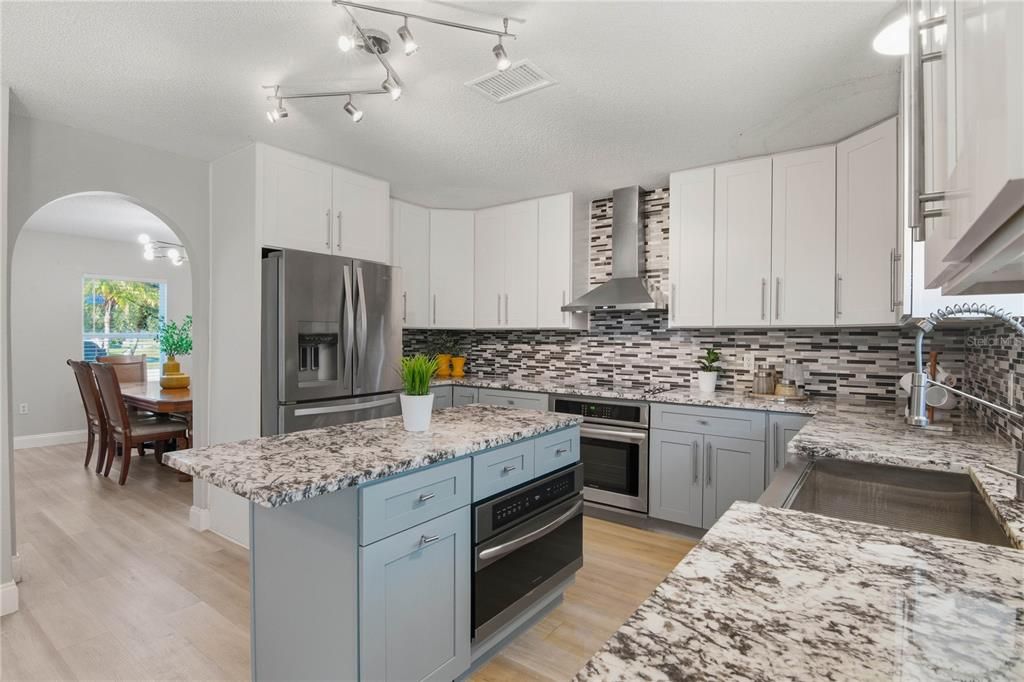 Activo con contrato: $525,000 (4 camas, 2 baños, 2192 Pies cuadrados)