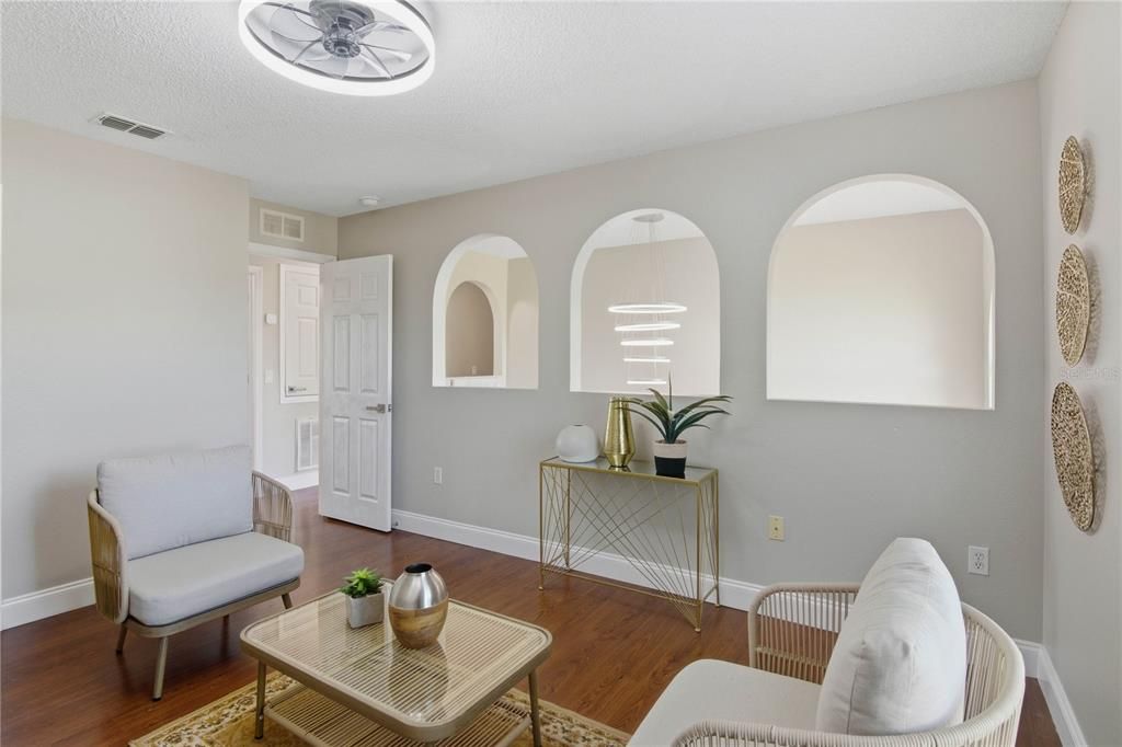 Activo con contrato: $525,000 (4 camas, 2 baños, 2192 Pies cuadrados)