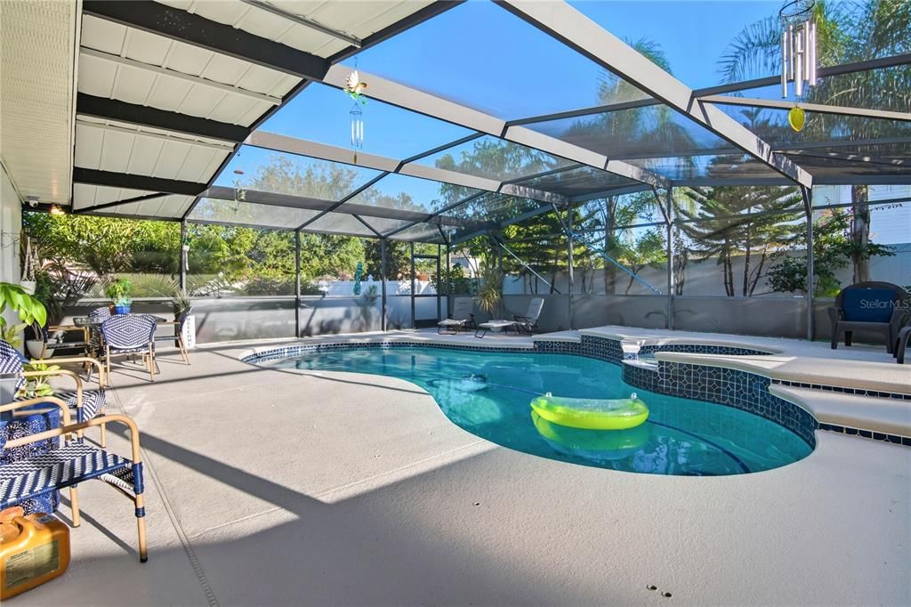 Activo con contrato: $525,000 (4 camas, 2 baños, 2192 Pies cuadrados)