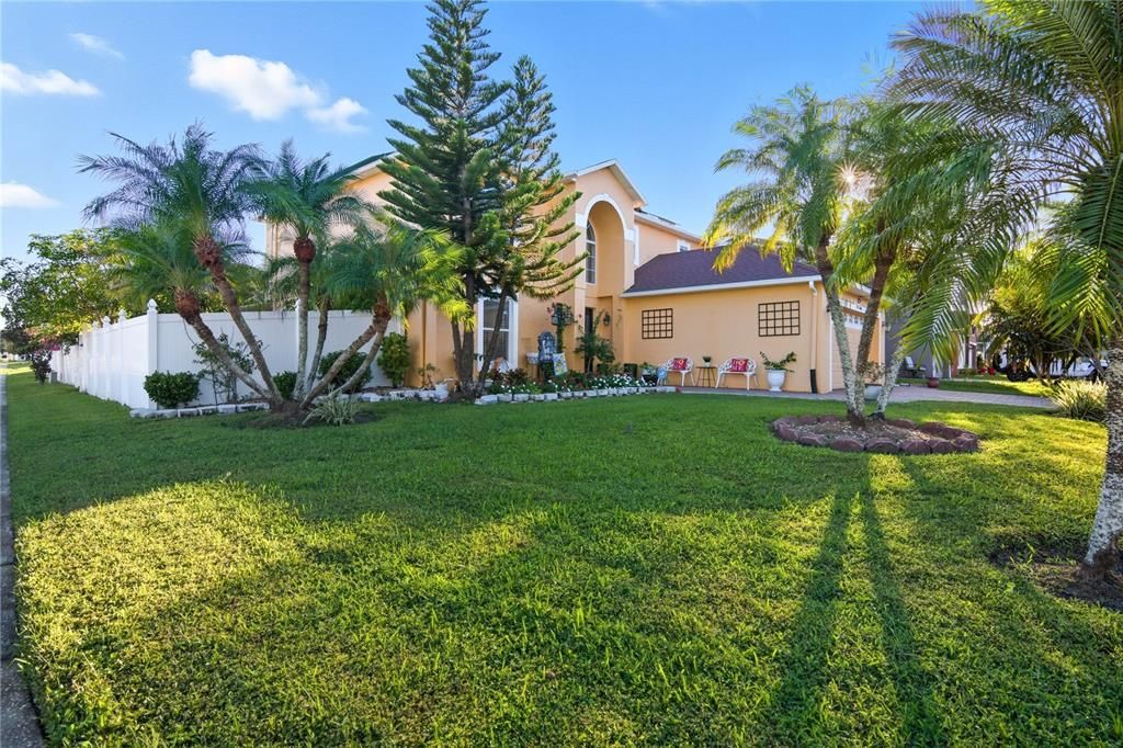 Activo con contrato: $525,000 (4 camas, 2 baños, 2192 Pies cuadrados)