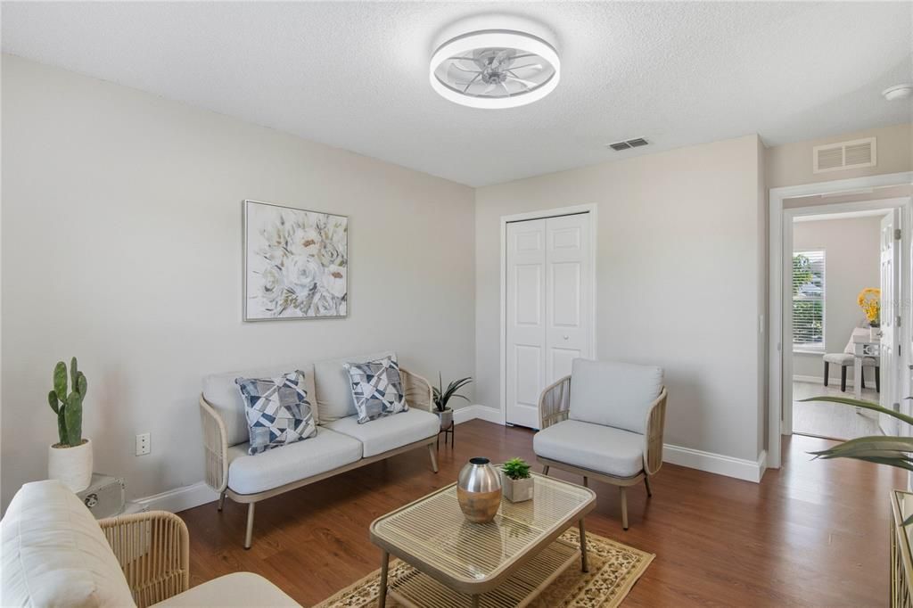 Activo con contrato: $525,000 (4 camas, 2 baños, 2192 Pies cuadrados)