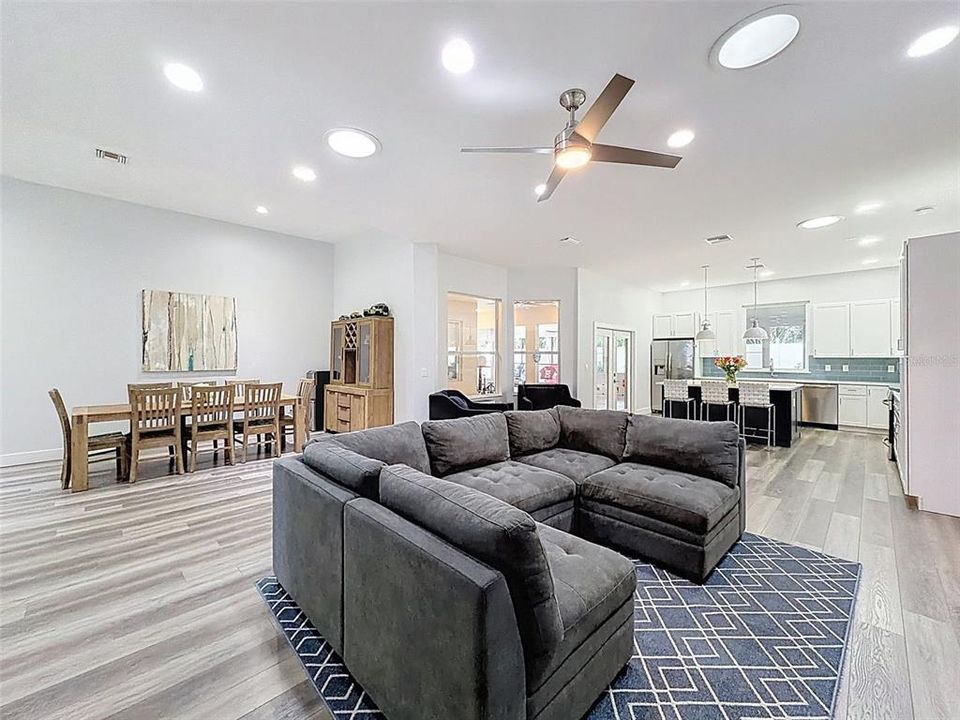 待售: $759,900 (4 贝兹, 3 浴室, 2785 平方英尺)