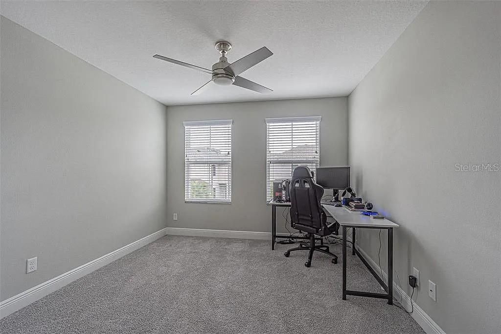 В аренду: $2,695 (2 спален, 2 ванн, 1571 Квадратных фут)