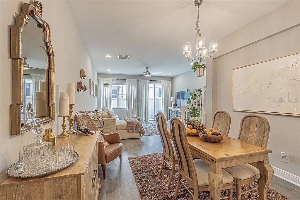 В аренду: $2,695 (2 спален, 2 ванн, 1571 Квадратных фут)