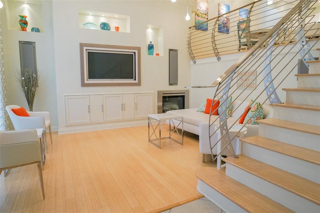 待售: $1,099,000 (2 贝兹, 2 浴室, 1619 平方英尺)