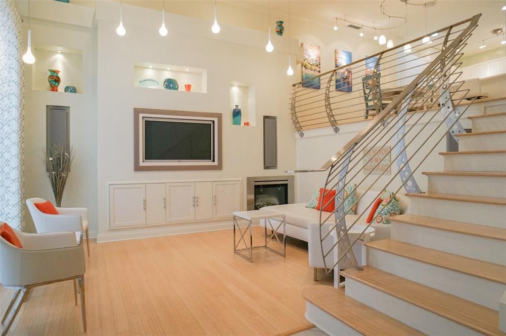 待售: $1,099,000 (2 贝兹, 2 浴室, 1619 平方英尺)