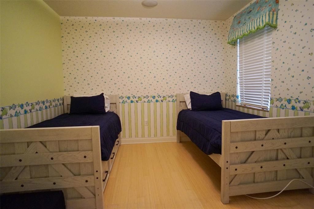 待售: $1,099,000 (2 贝兹, 2 浴室, 1619 平方英尺)