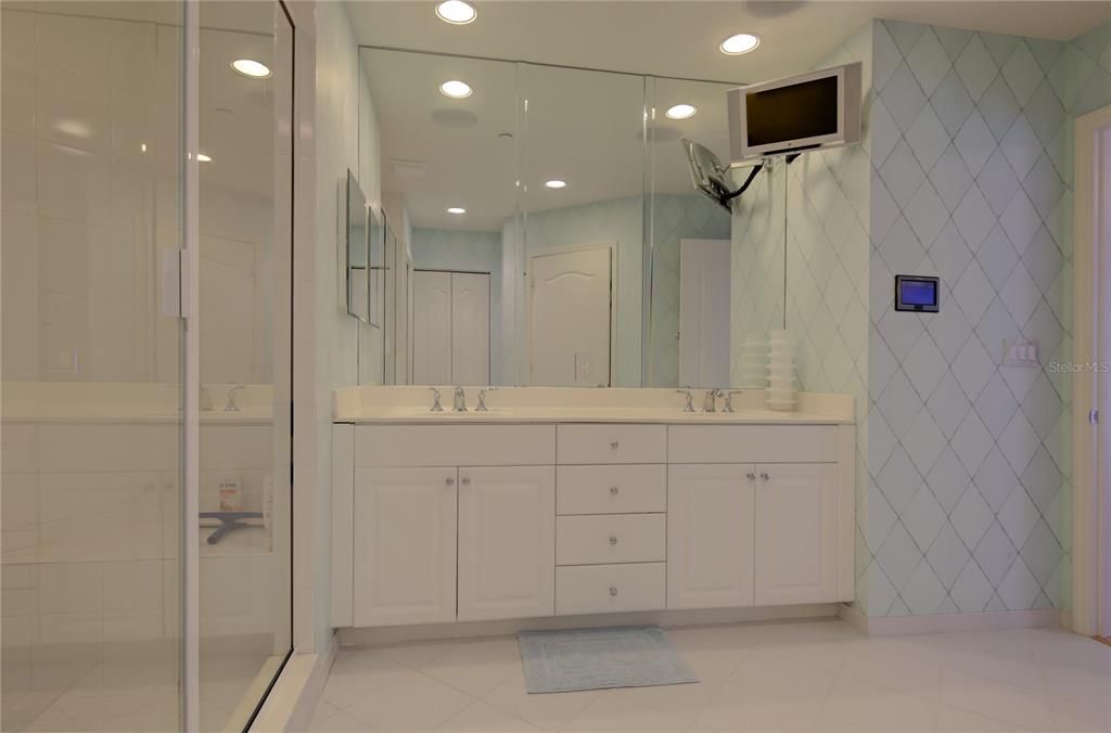 待售: $1,099,000 (2 贝兹, 2 浴室, 1619 平方英尺)