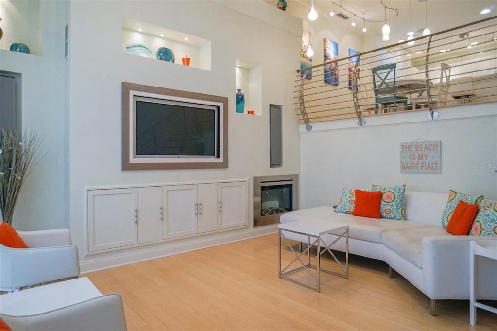 待售: $1,099,000 (2 贝兹, 2 浴室, 1619 平方英尺)