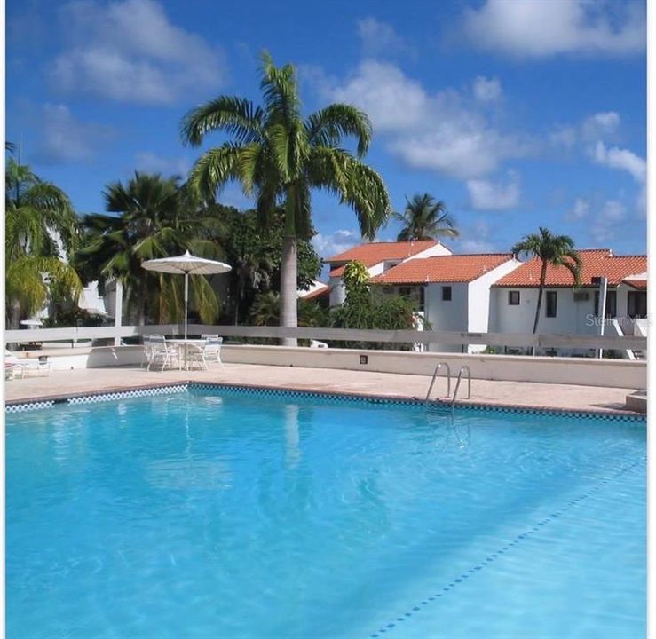 For Sale: $350,000 (1 beds, 1 baths, 595 Square Feet)