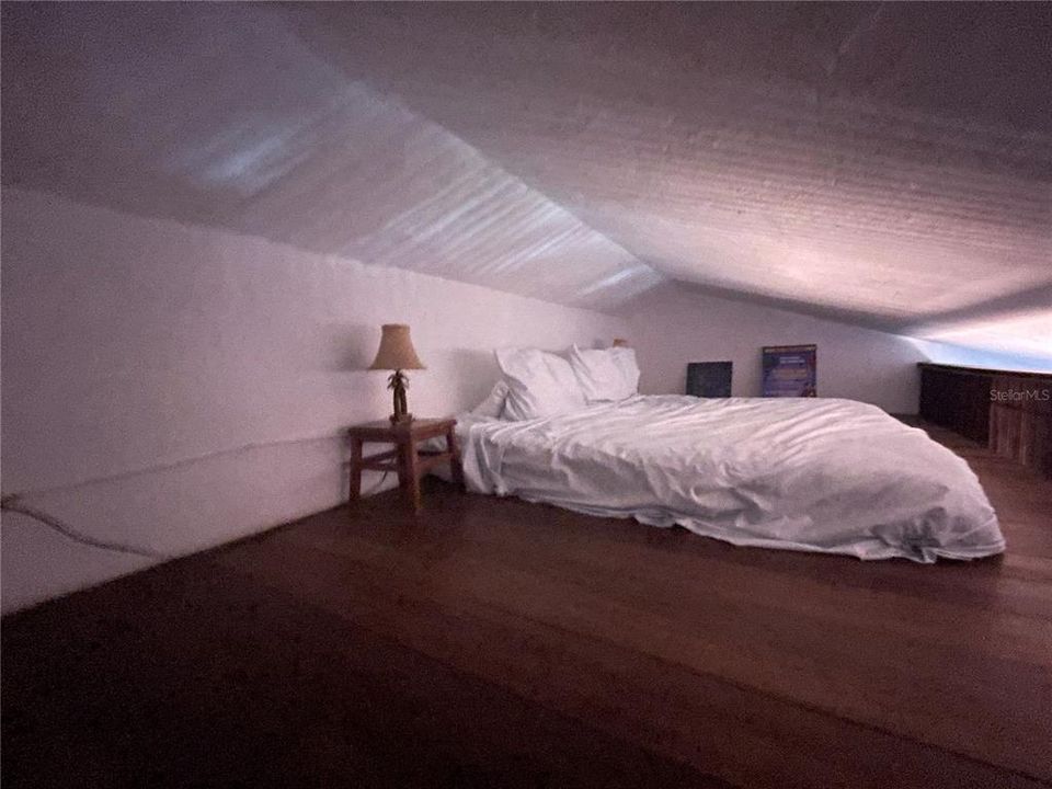 For Sale: $350,000 (1 beds, 1 baths, 595 Square Feet)