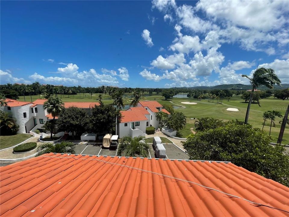 For Sale: $350,000 (1 beds, 1 baths, 595 Square Feet)