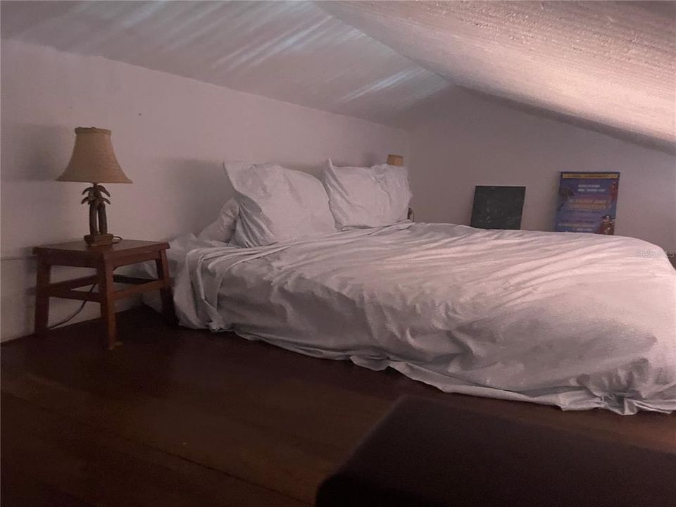 For Sale: $350,000 (1 beds, 1 baths, 595 Square Feet)