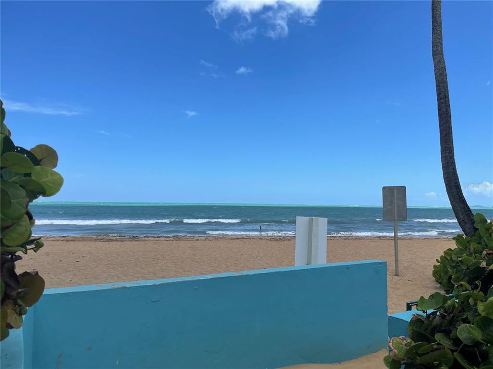 For Sale: $350,000 (1 beds, 1 baths, 595 Square Feet)