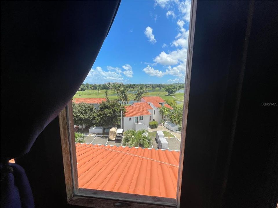 For Sale: $350,000 (1 beds, 1 baths, 595 Square Feet)