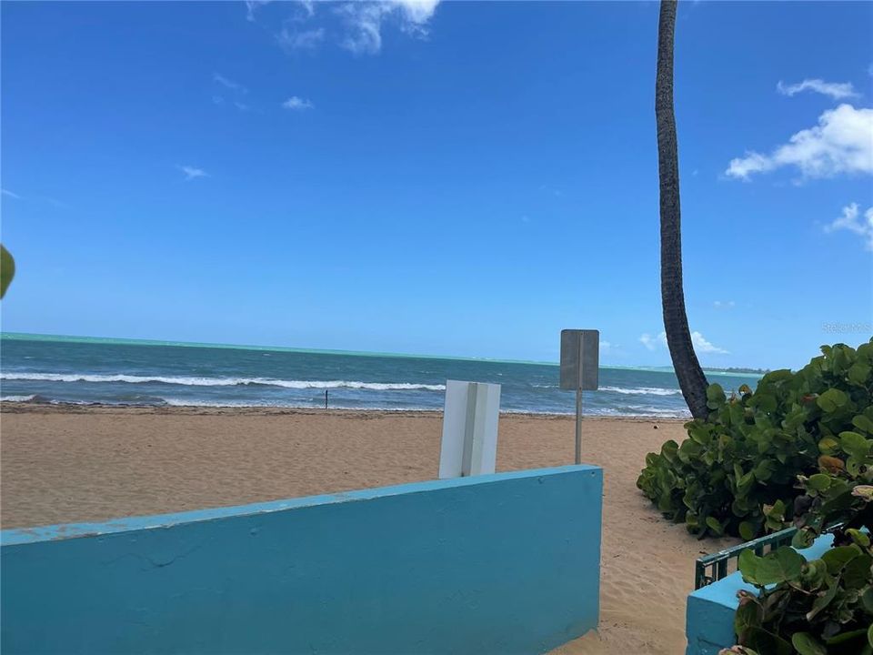 For Sale: $350,000 (1 beds, 1 baths, 595 Square Feet)