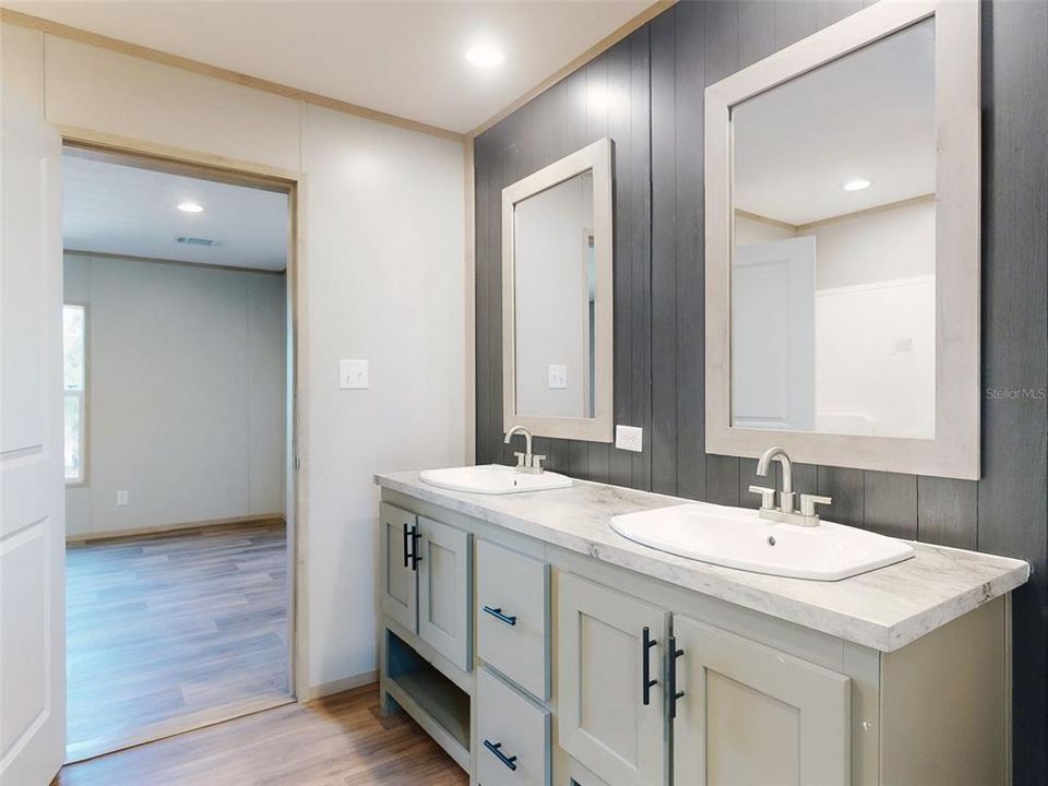 For Sale: $237,900 (4 beds, 2 baths, 1580 Square Feet)