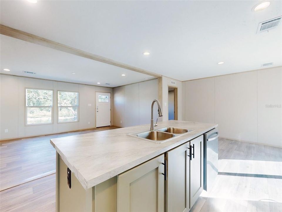 For Sale: $237,900 (4 beds, 2 baths, 1580 Square Feet)