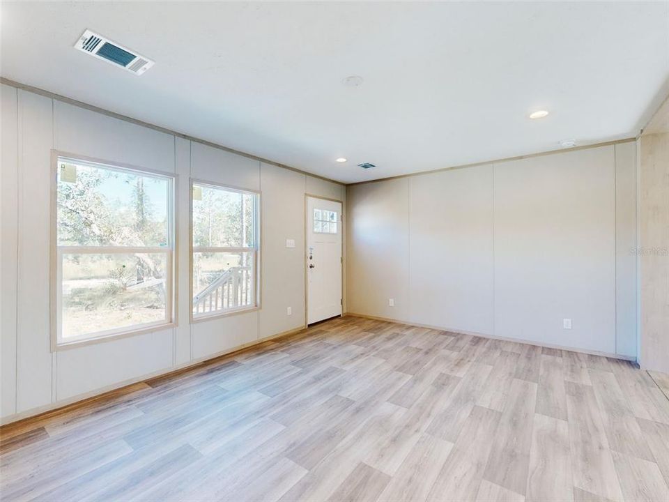 For Sale: $237,900 (4 beds, 2 baths, 1580 Square Feet)