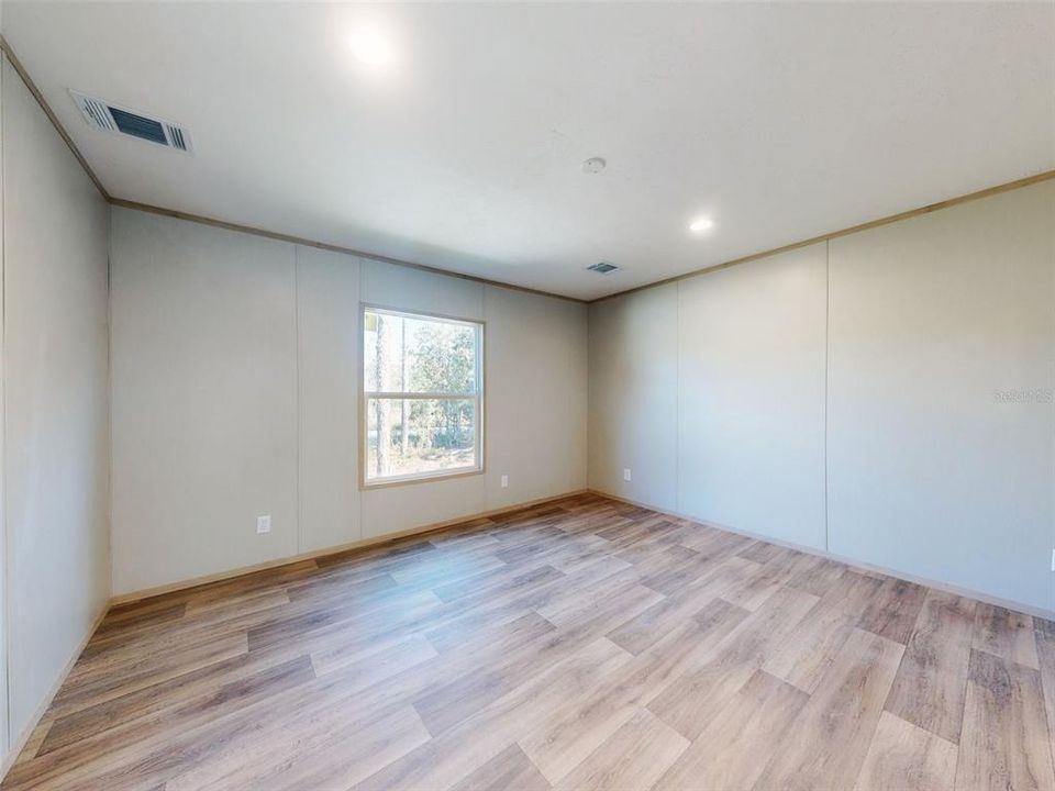 For Sale: $237,900 (4 beds, 2 baths, 1580 Square Feet)