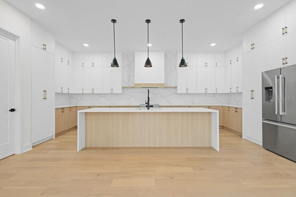 En Venta: $1,490,000 (5 camas, 4 baños, 3781 Pies cuadrados)