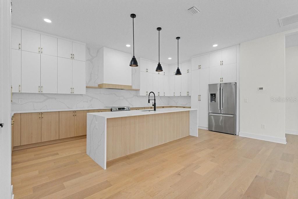 En Venta: $1,490,000 (5 camas, 4 baños, 3781 Pies cuadrados)