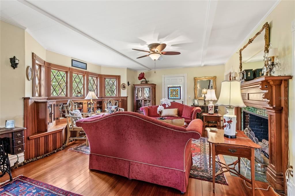 待售: $1,675,000 (7 贝兹, 8 浴室, 4552 平方英尺)