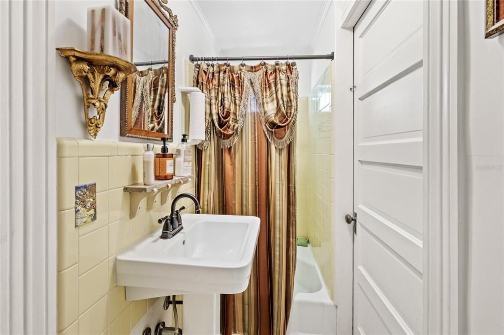 待售: $1,675,000 (7 贝兹, 8 浴室, 4552 平方英尺)