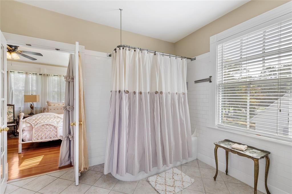 待售: $1,675,000 (7 贝兹, 8 浴室, 4552 平方英尺)