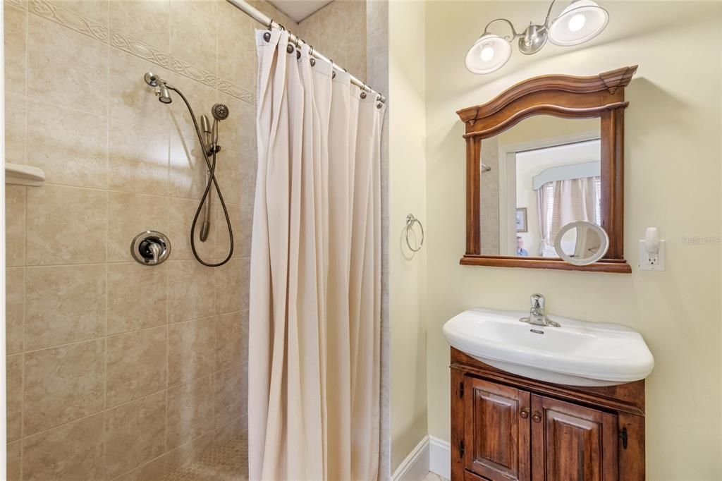 待售: $1,675,000 (7 贝兹, 8 浴室, 4552 平方英尺)